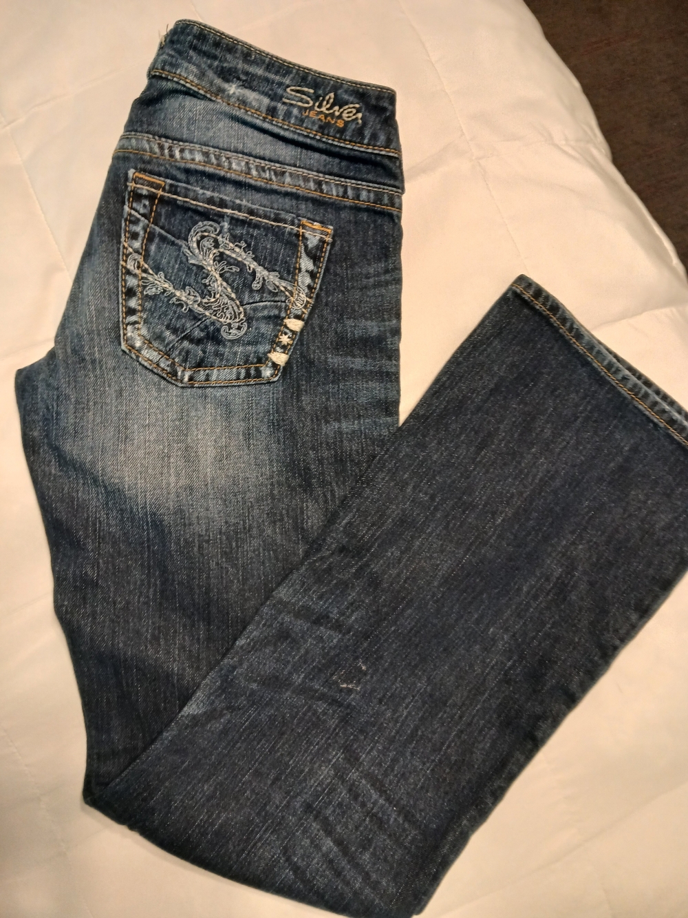 Silver Jeans Women's Dark Wash Bootcut Jeans with Embroidered Back Pocket